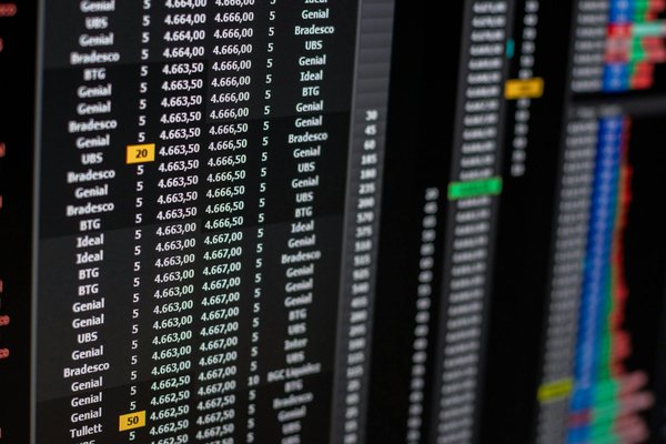 What are the best practices for UK businesses in handling intellectual property disputes?